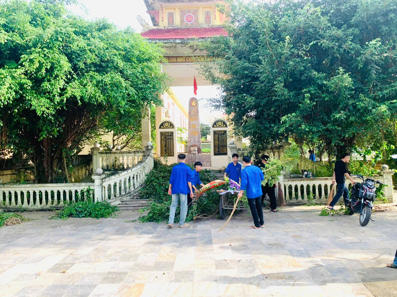 Anh-tin-bai