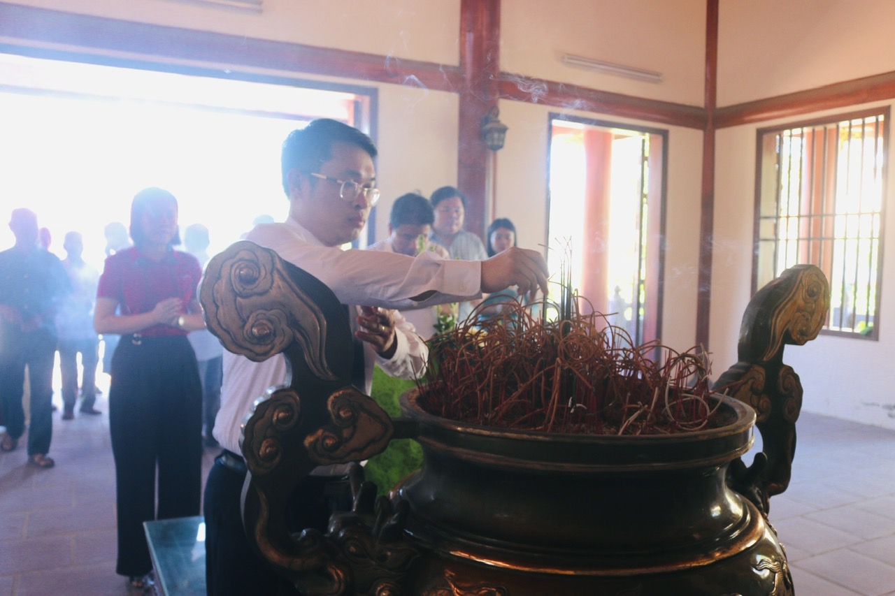 Anh-tin-bai