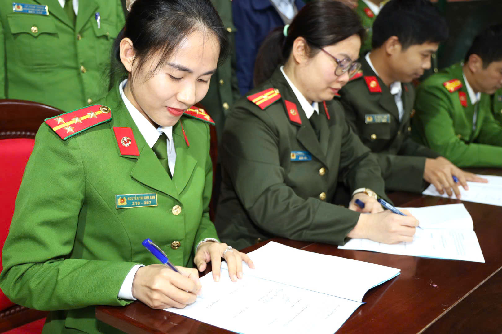 Anh-tin-bai