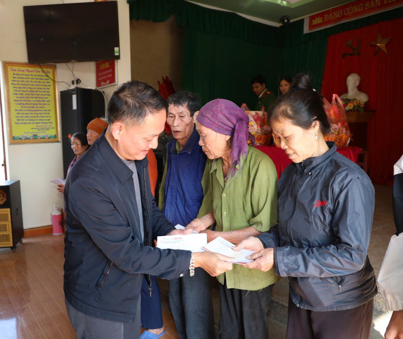 Anh-tin-bai