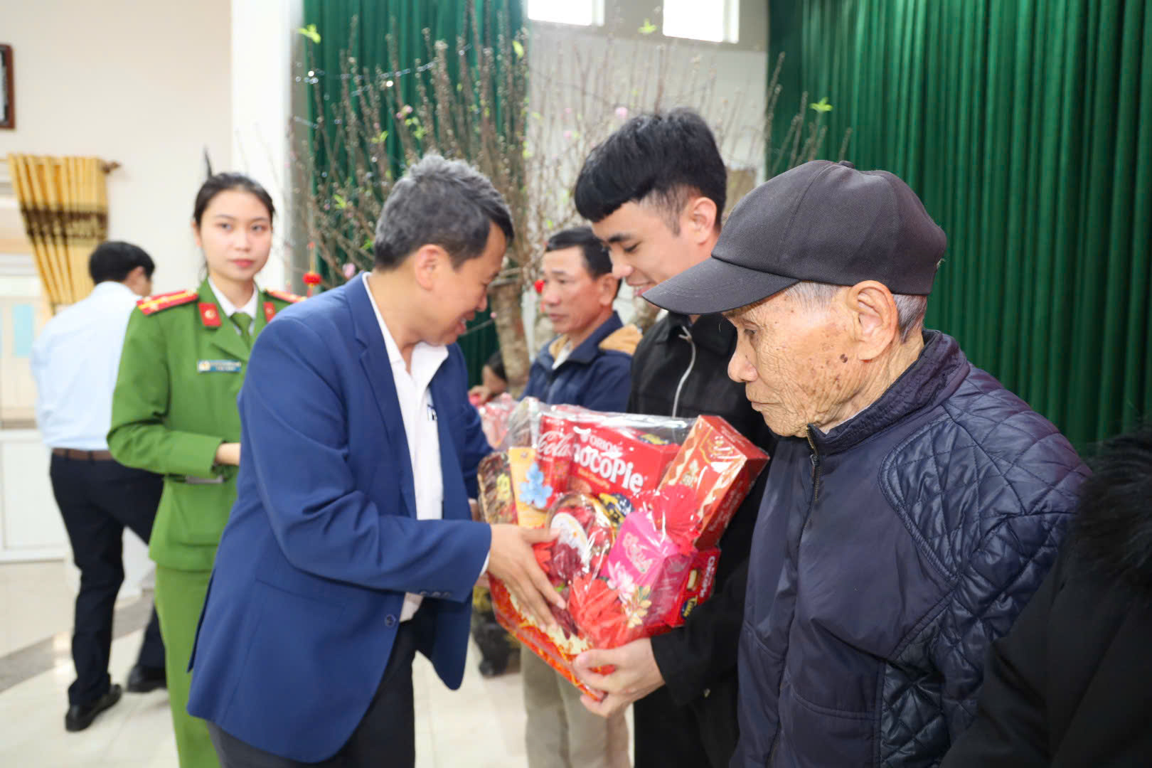 Anh-tin-bai
