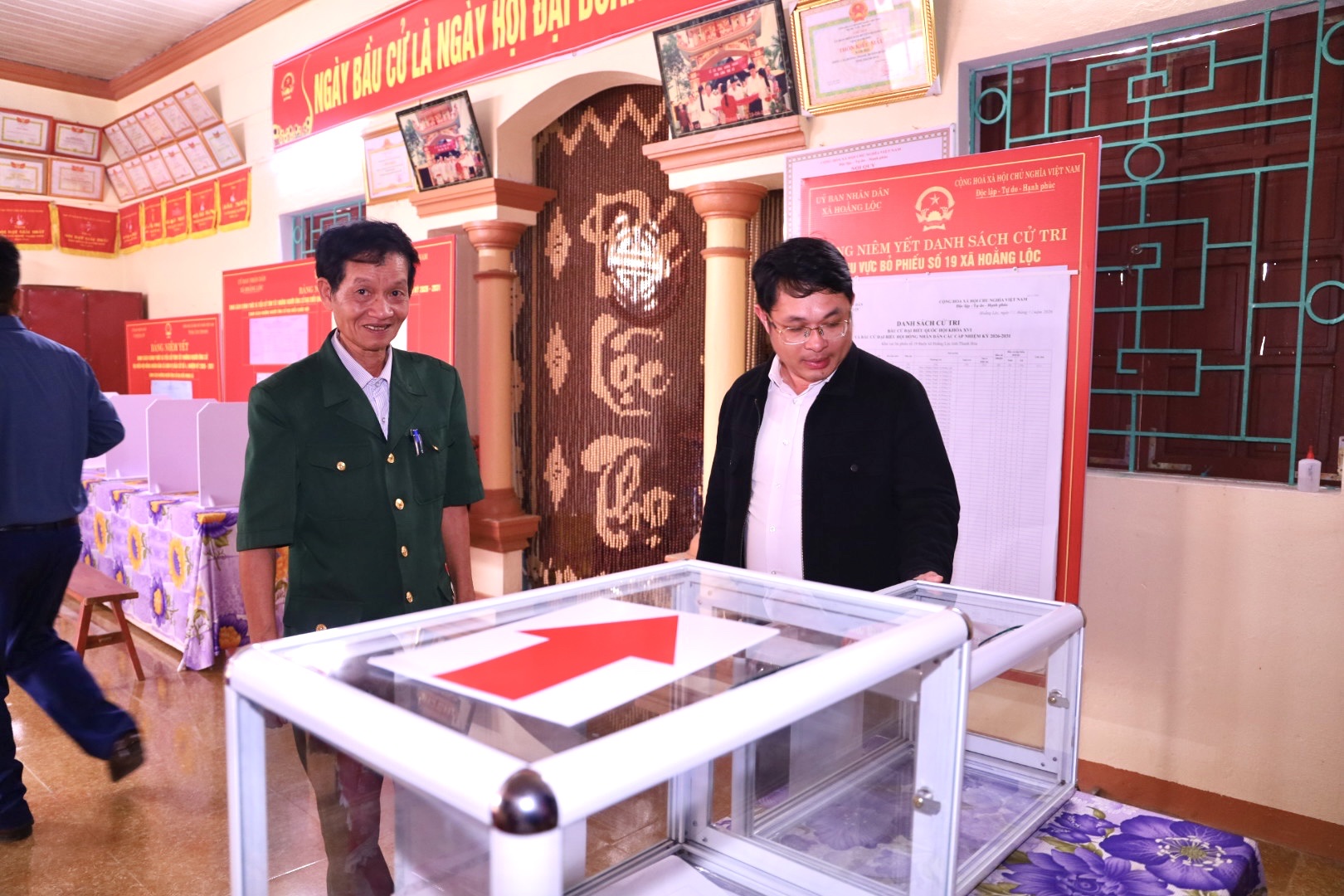 Anh-tin-bai