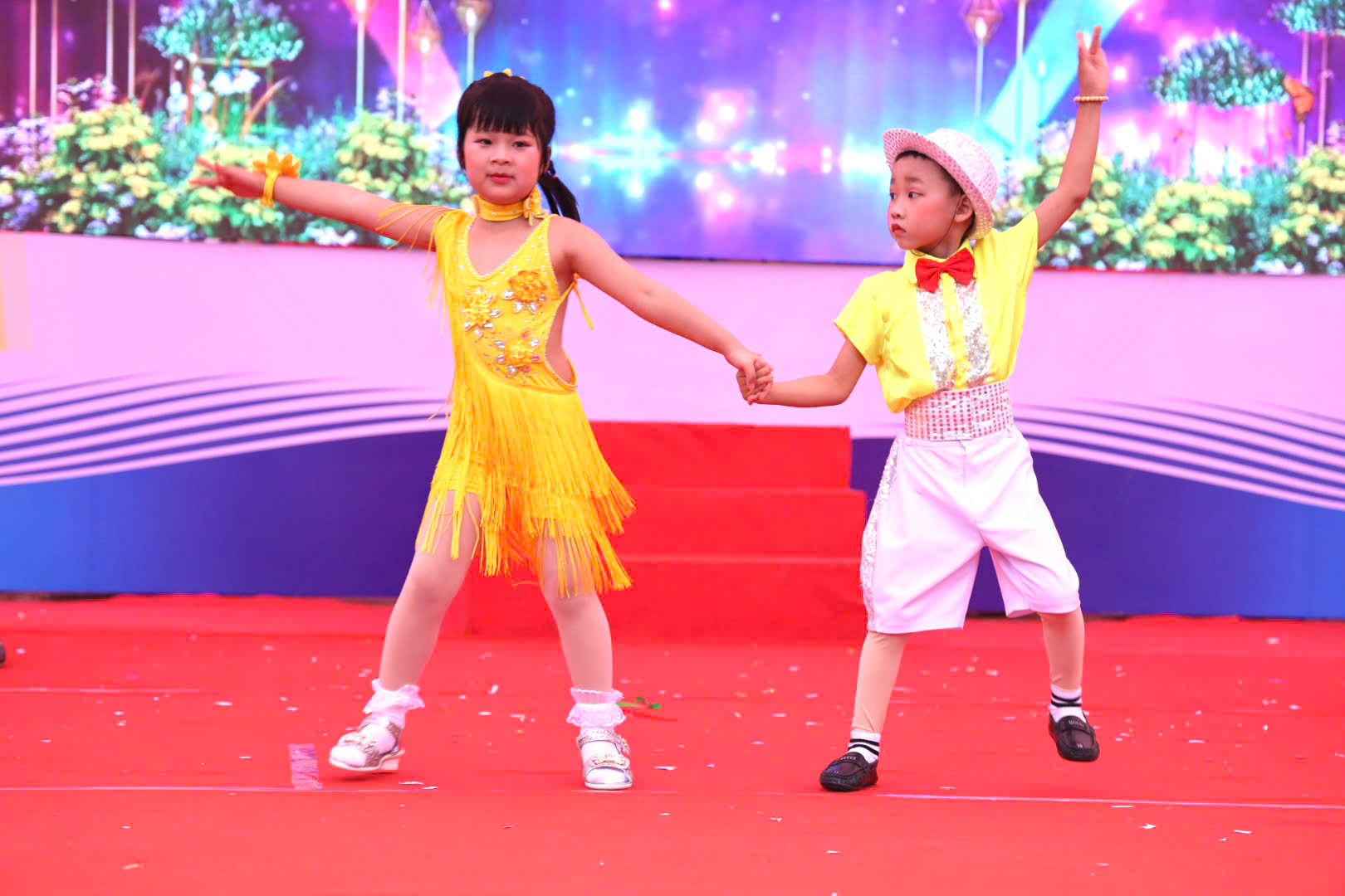 Anh-tin-bai