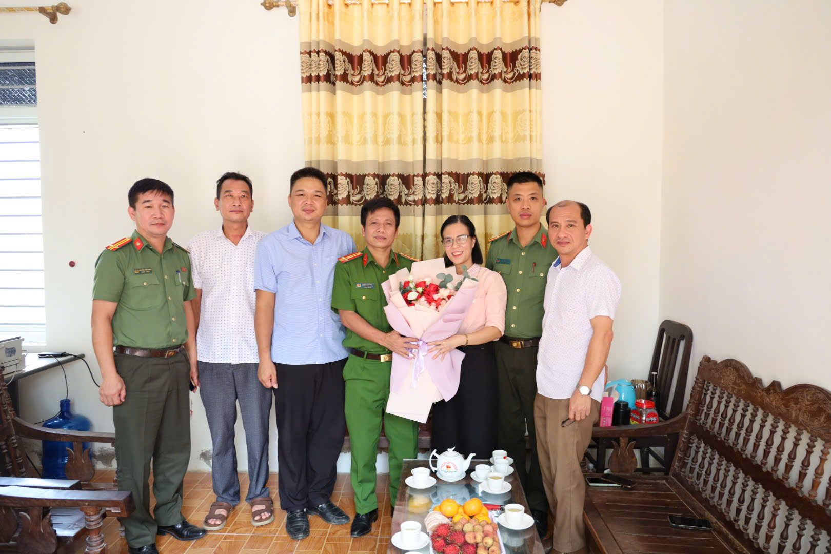 Anh-tin-bai
