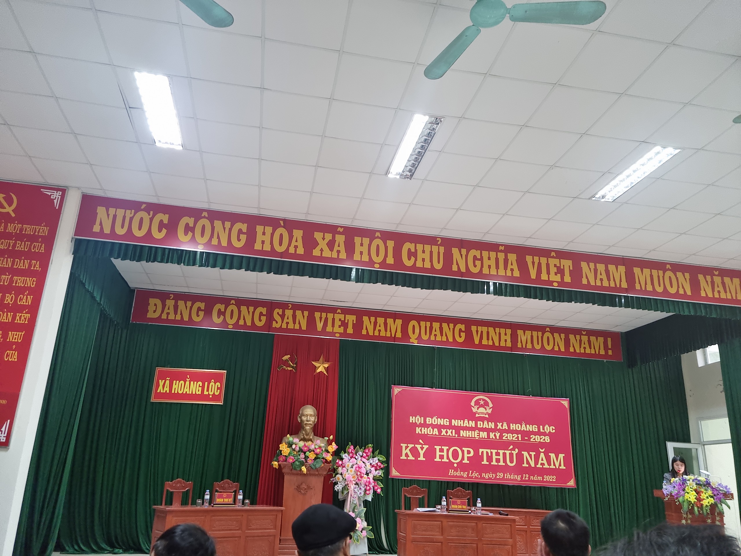 HĐND XÃ HOẰNG LỘC TỔ CHỨC KỲ HỌP THỨ 5, KHÓA XXI