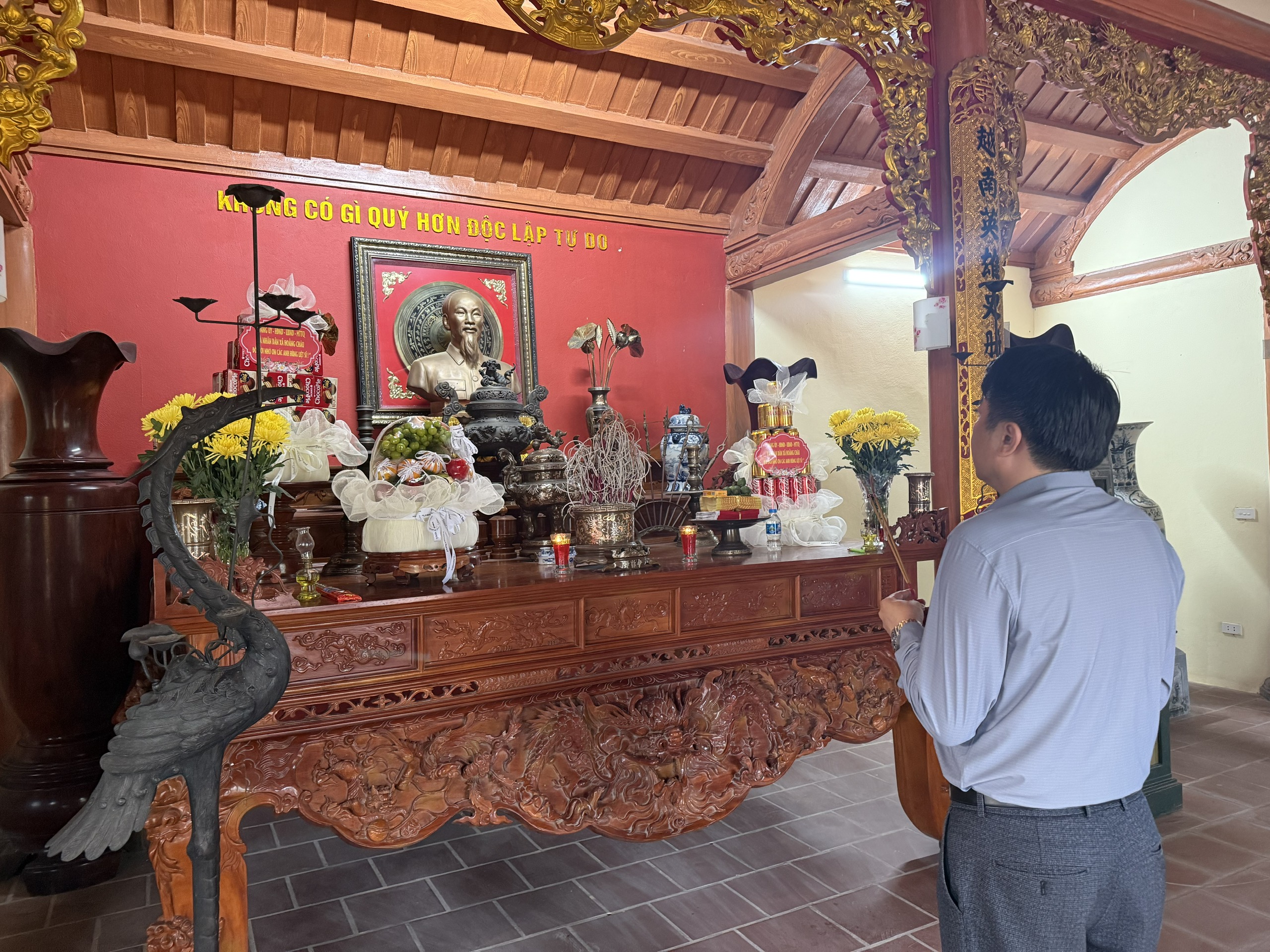 Anh-tin-bai