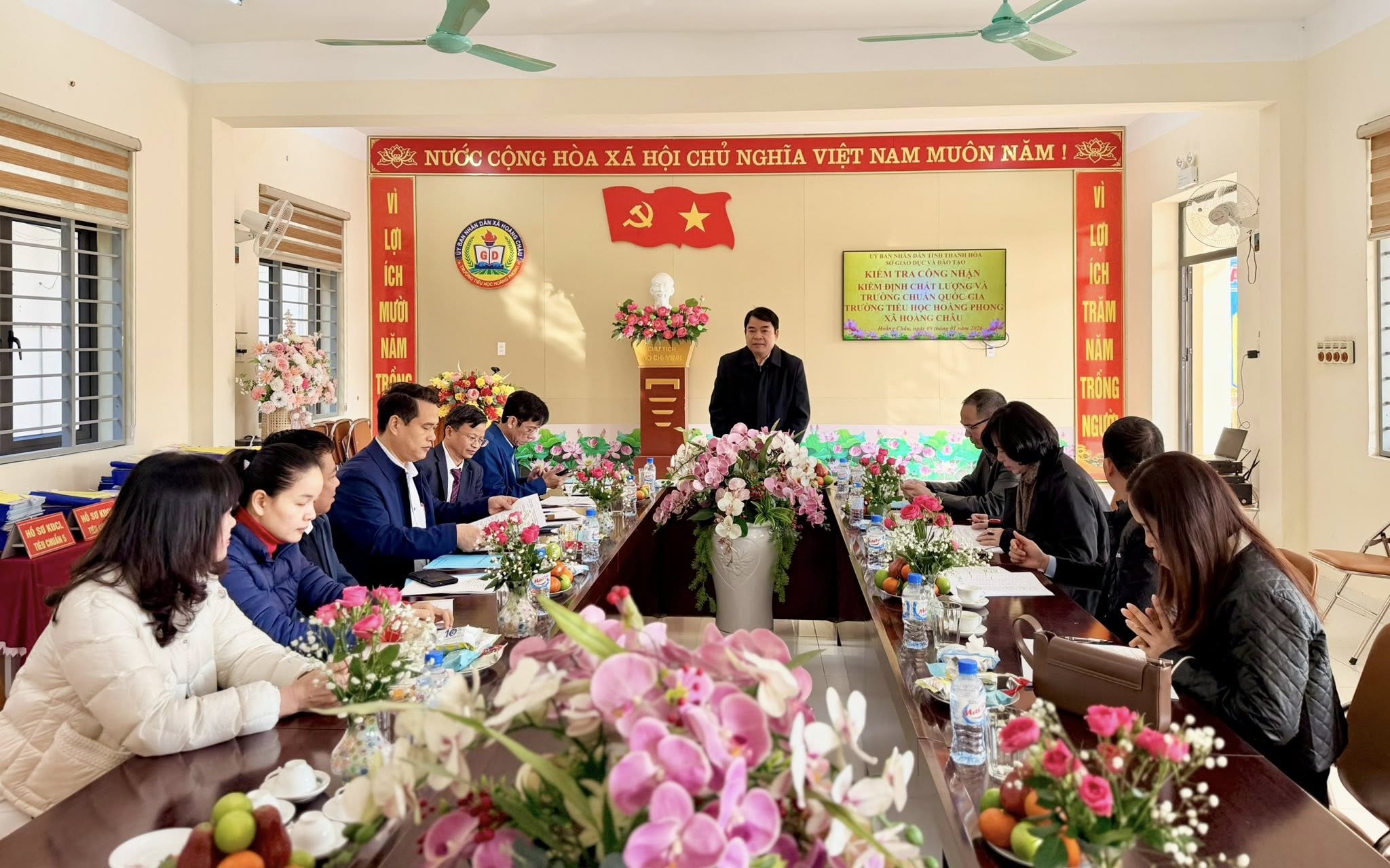 ĐOÀN ĐÁNH GIÁ NGOÀI KHẢO SÁT CHÍNH THỨC TẠI TRƯỜNG TIỂU HỌC HOẰNG PHONG, XÃ HOẰNG CHÂU