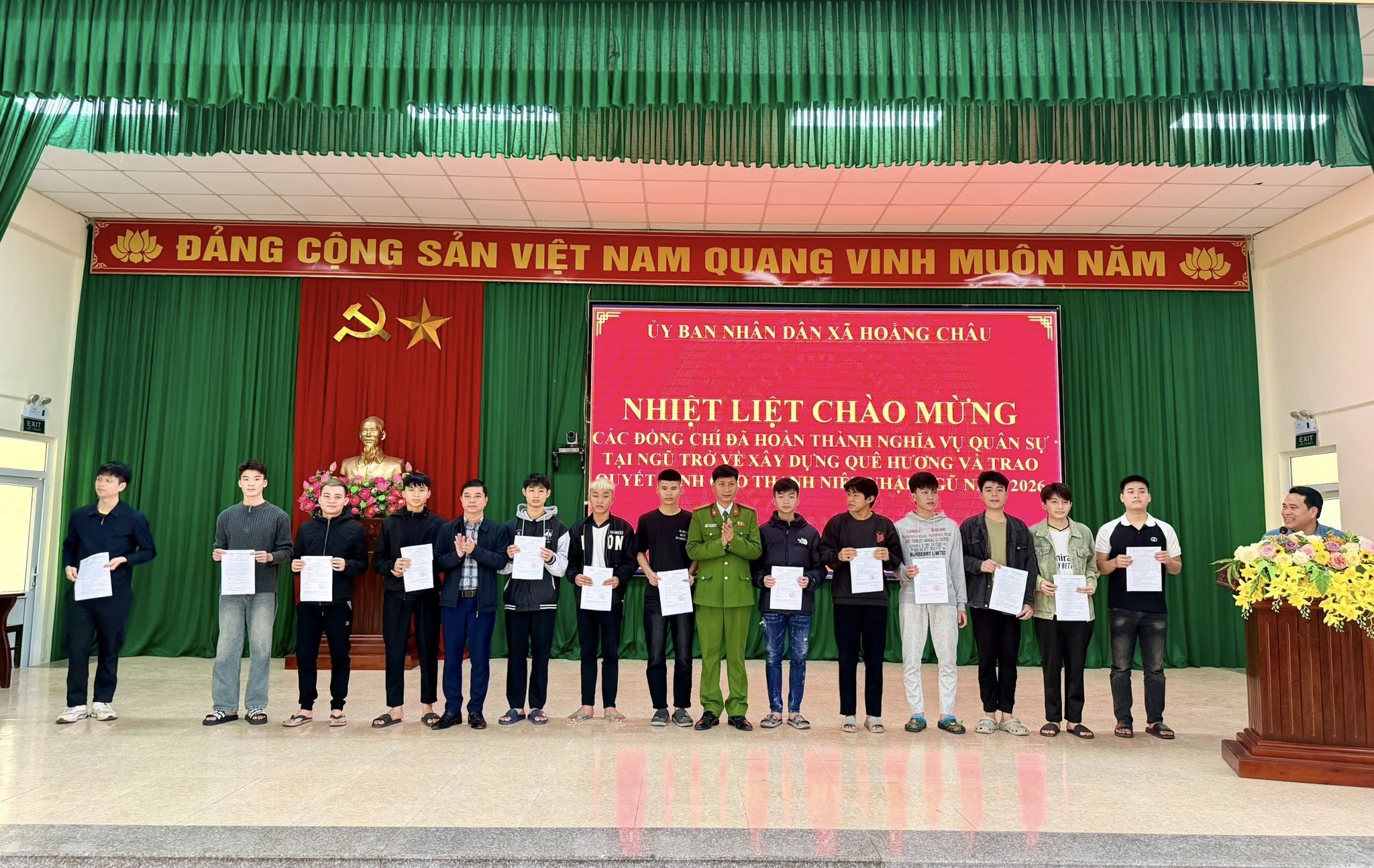 Anh-tin-bai