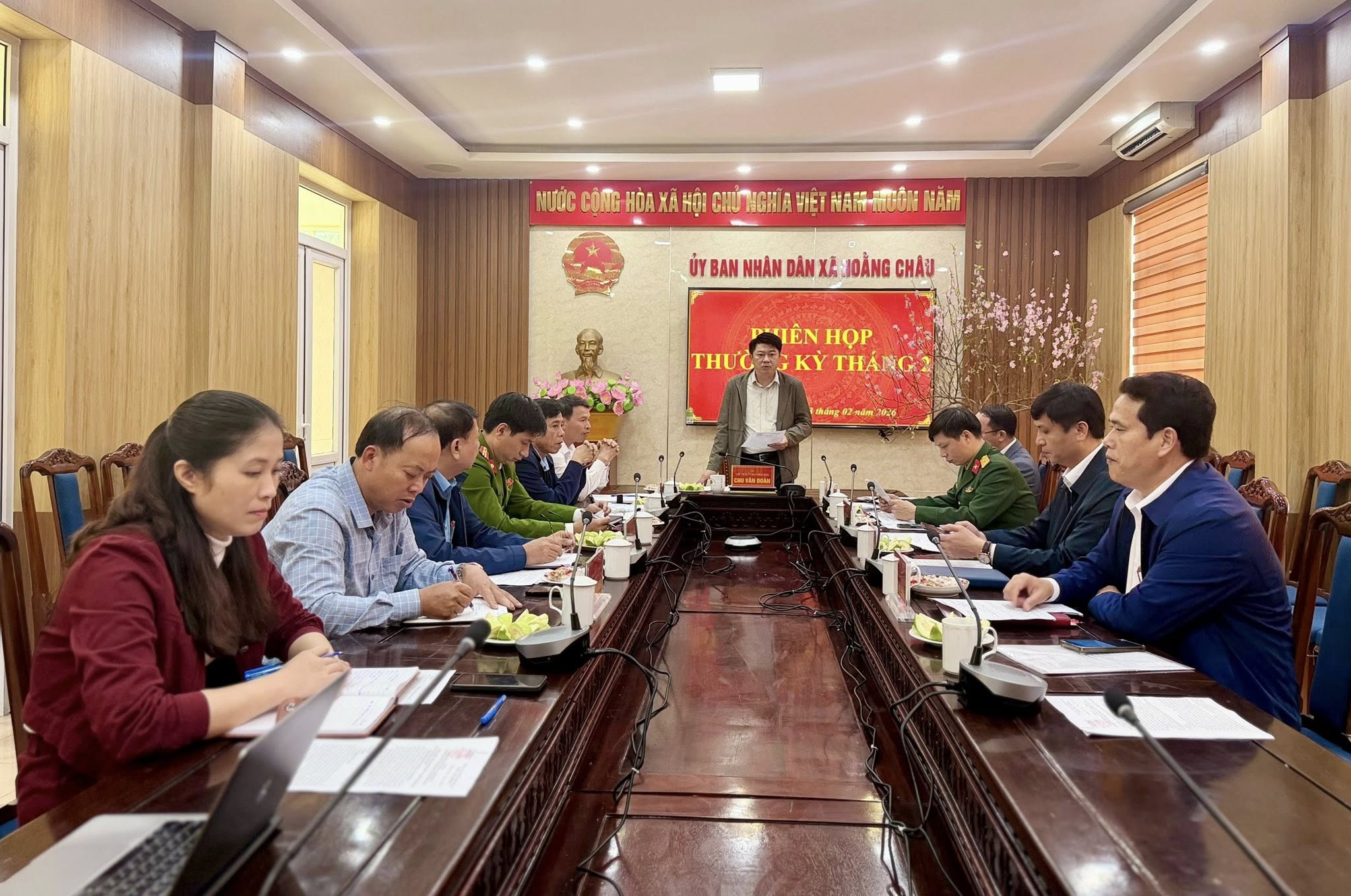 UBND XÃ HOẰNG CHÂU HỌP PHIÊN THƯỜNG KỲ THÁNG 02 NĂM 2026