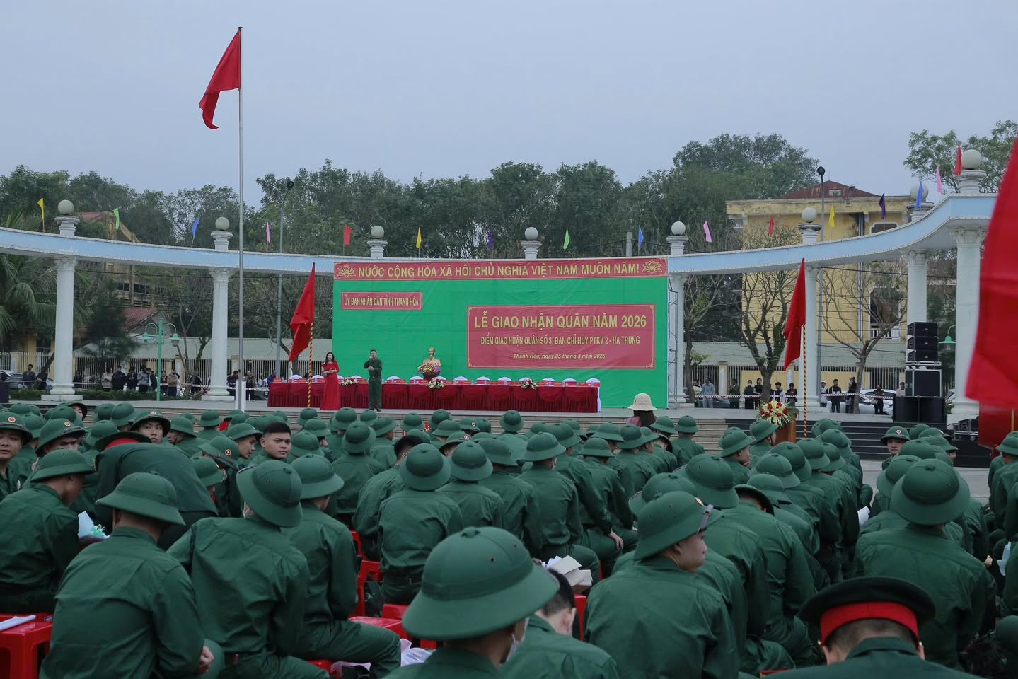 NGÀY HỘI TÒNG QUÂN – THANH NIÊN HOẰNG CHÂU TIẾP BƯỚC TRUYỀN THỐNG QUÊ HƯƠNG