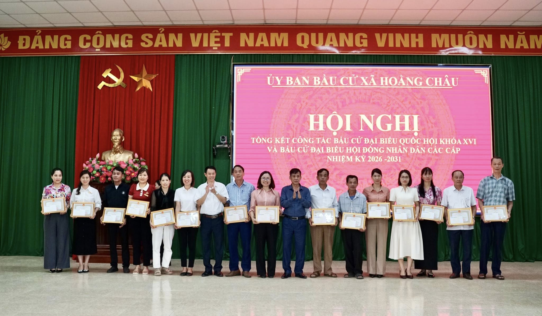 Anh-tin-bai