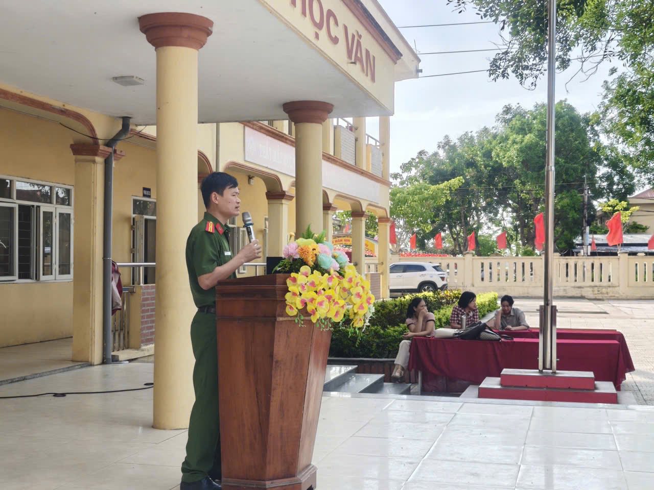 Anh-tin-bai