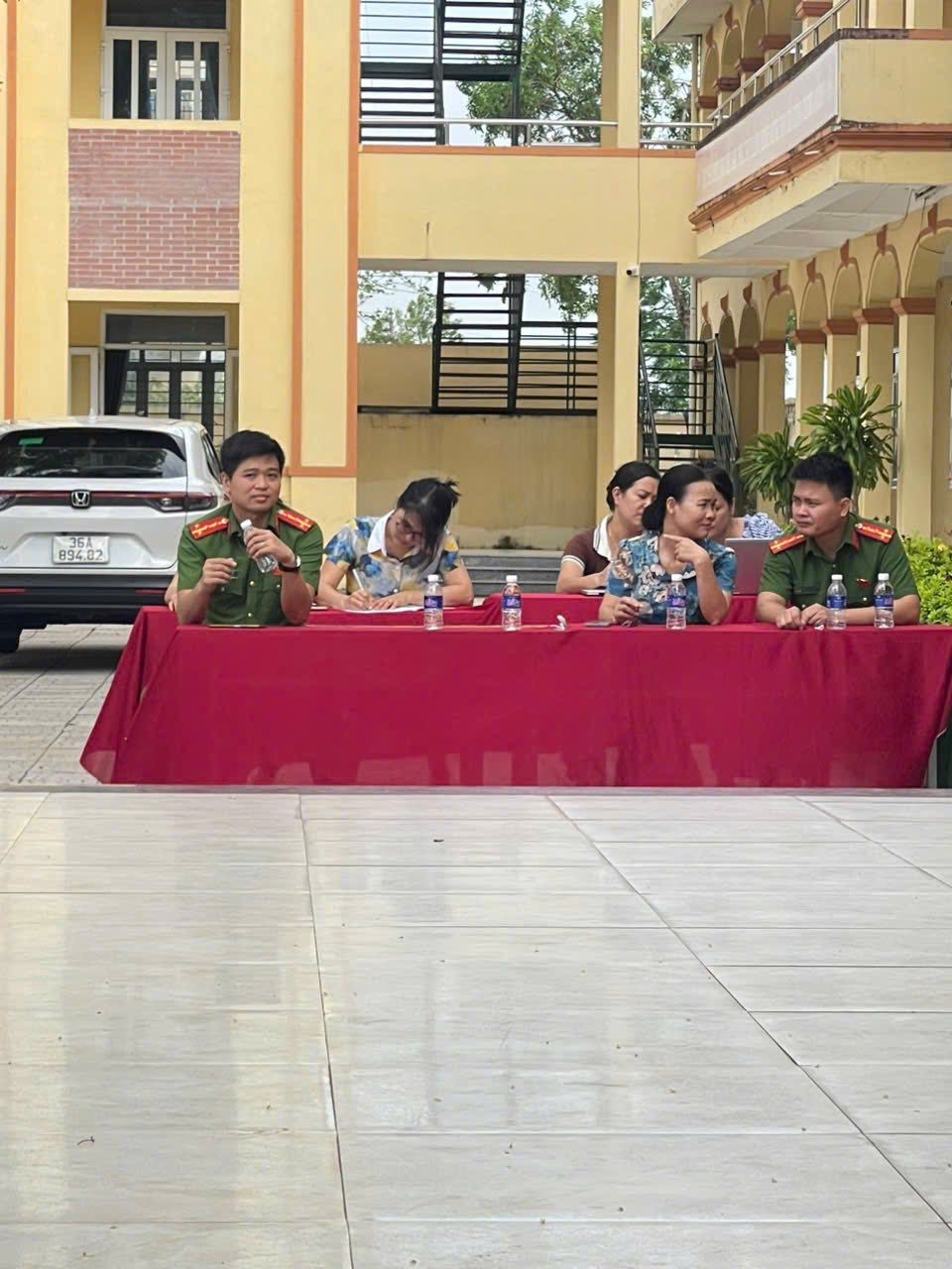 Anh-tin-bai
