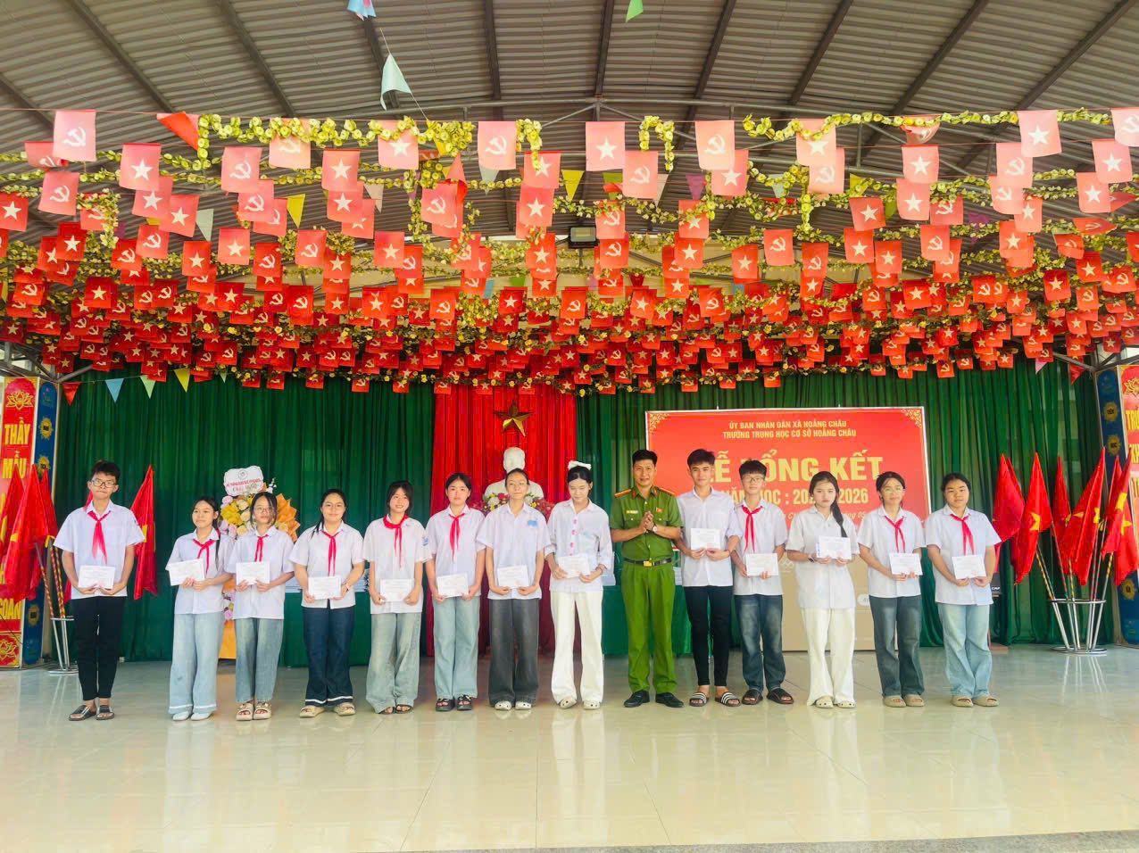 Anh-tin-bai