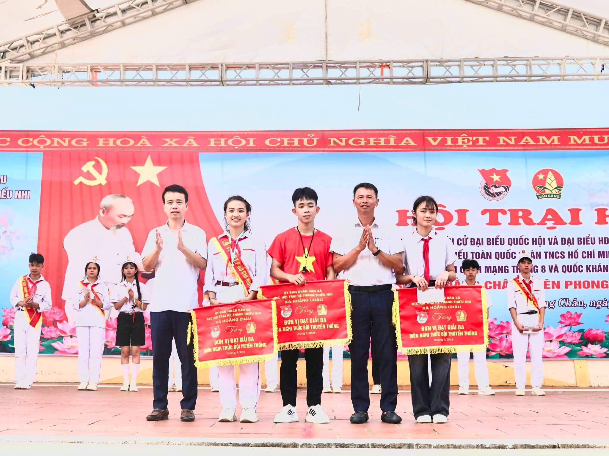 Anh-tin-bai