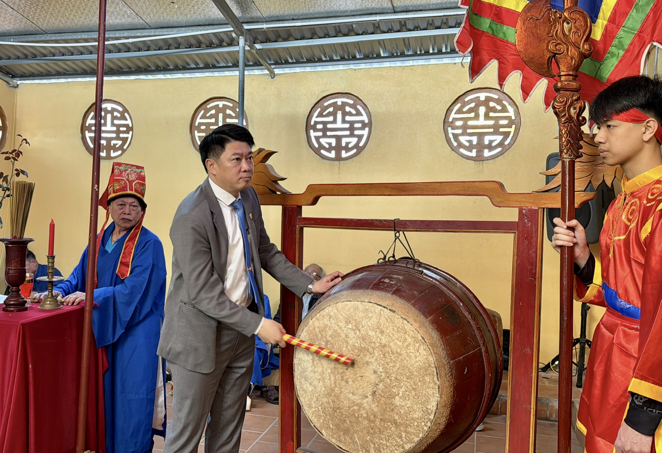Anh-tin-bai