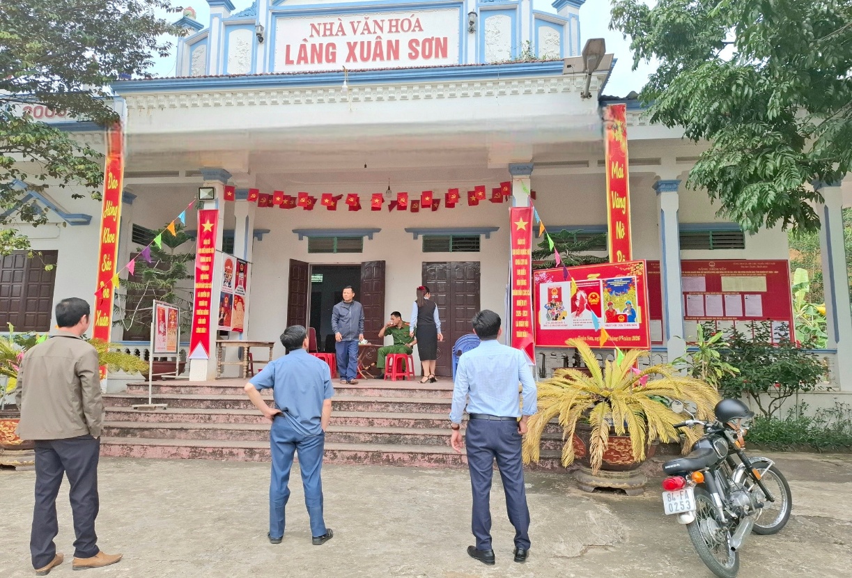 Có thể là hình ảnh về đền thờ và văn bản