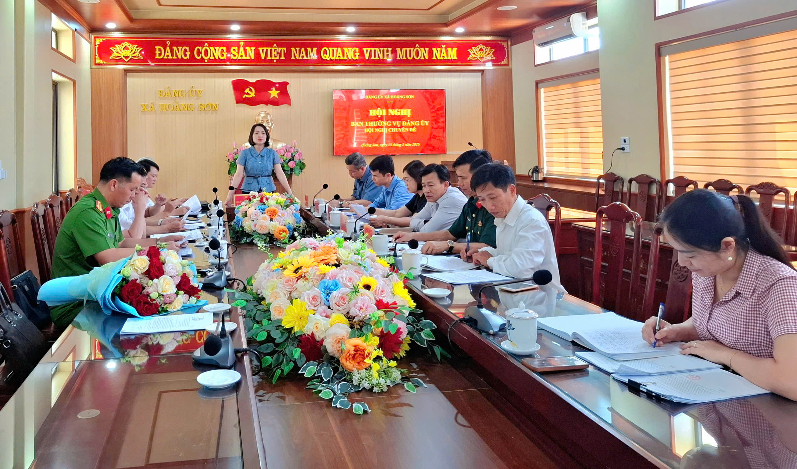 ĐẢNG ỦY XÃ HOẰNG SƠN: TỔ CHỨC HỘI NGHỊ BAN THƯỜNG VỤ ĐẢNG ỦY CHUYÊN ĐỀ THÁNG 5/2026