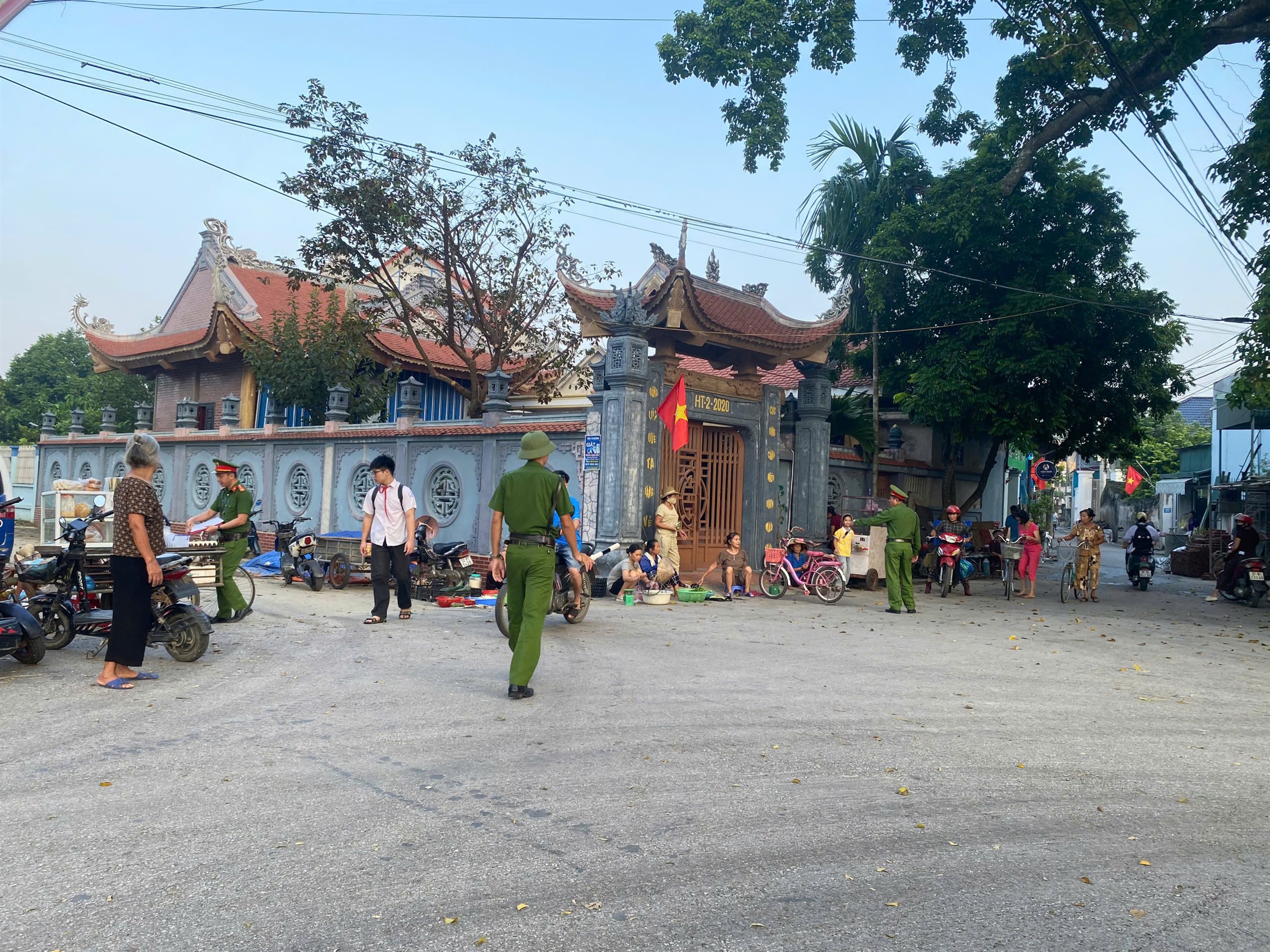 Anh-tin-bai