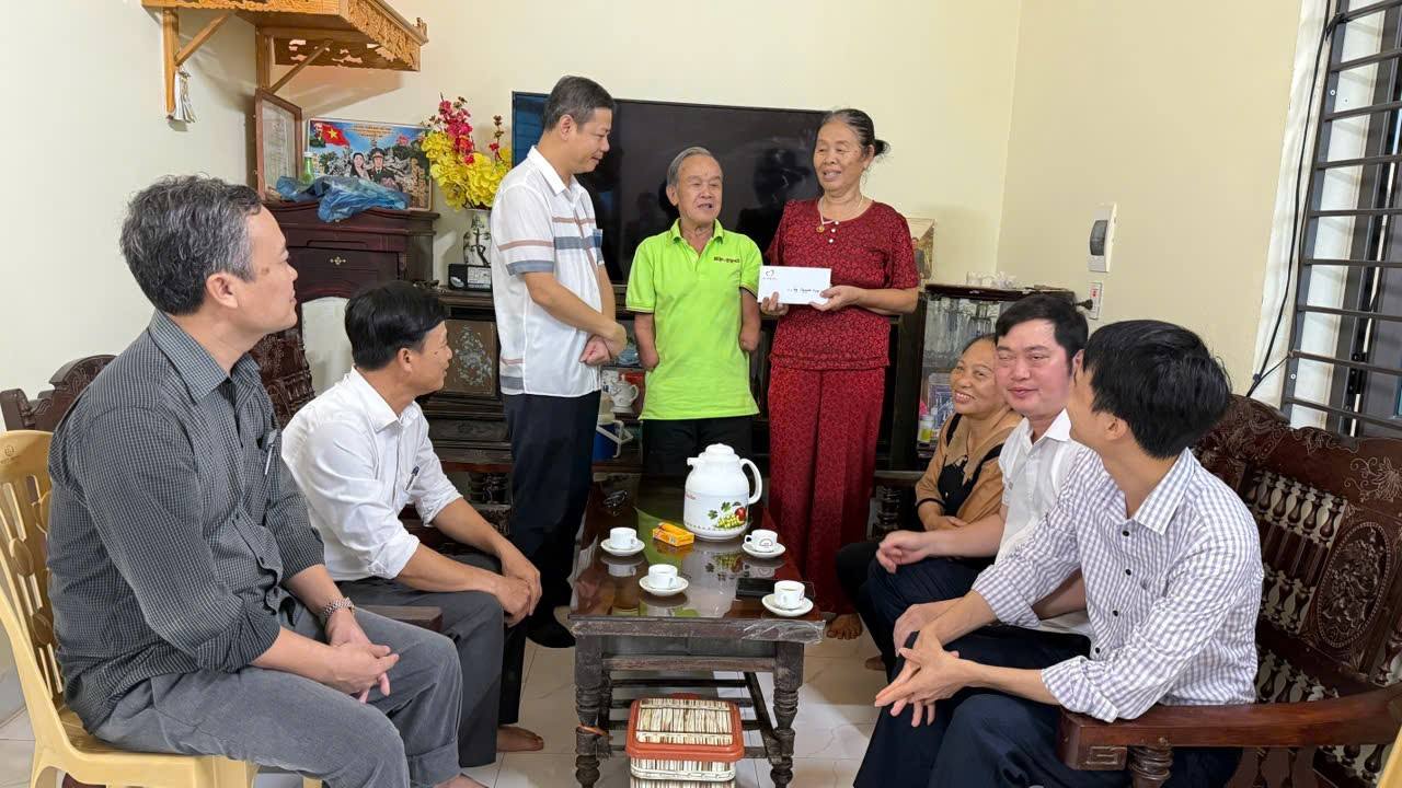 Anh-tin-bai