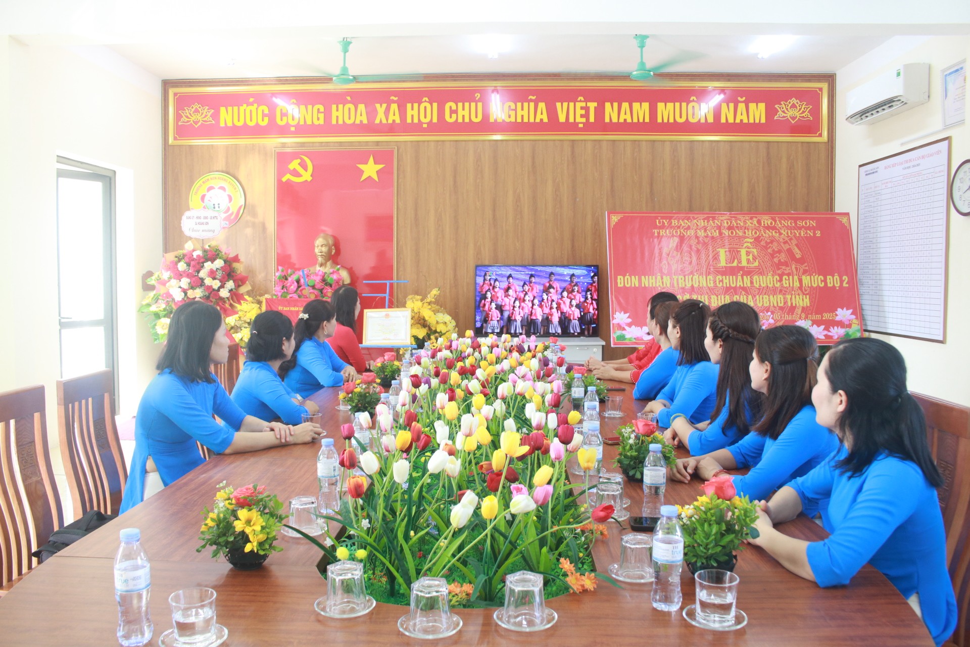 Anh-tin-bai