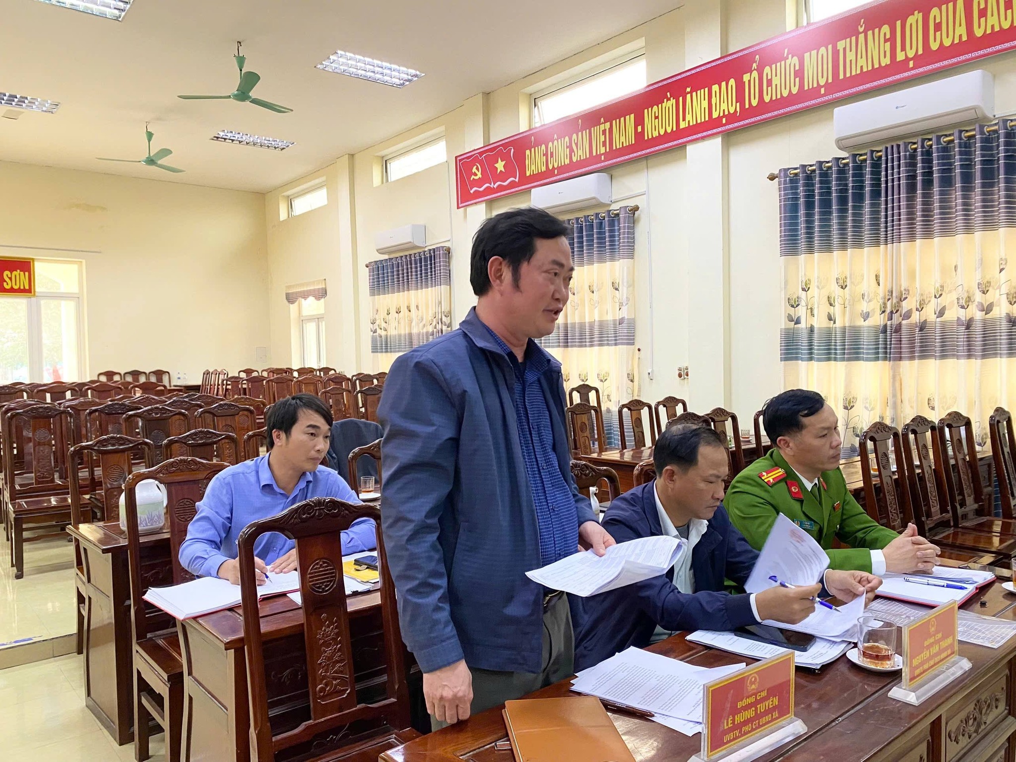 Anh-tin-bai