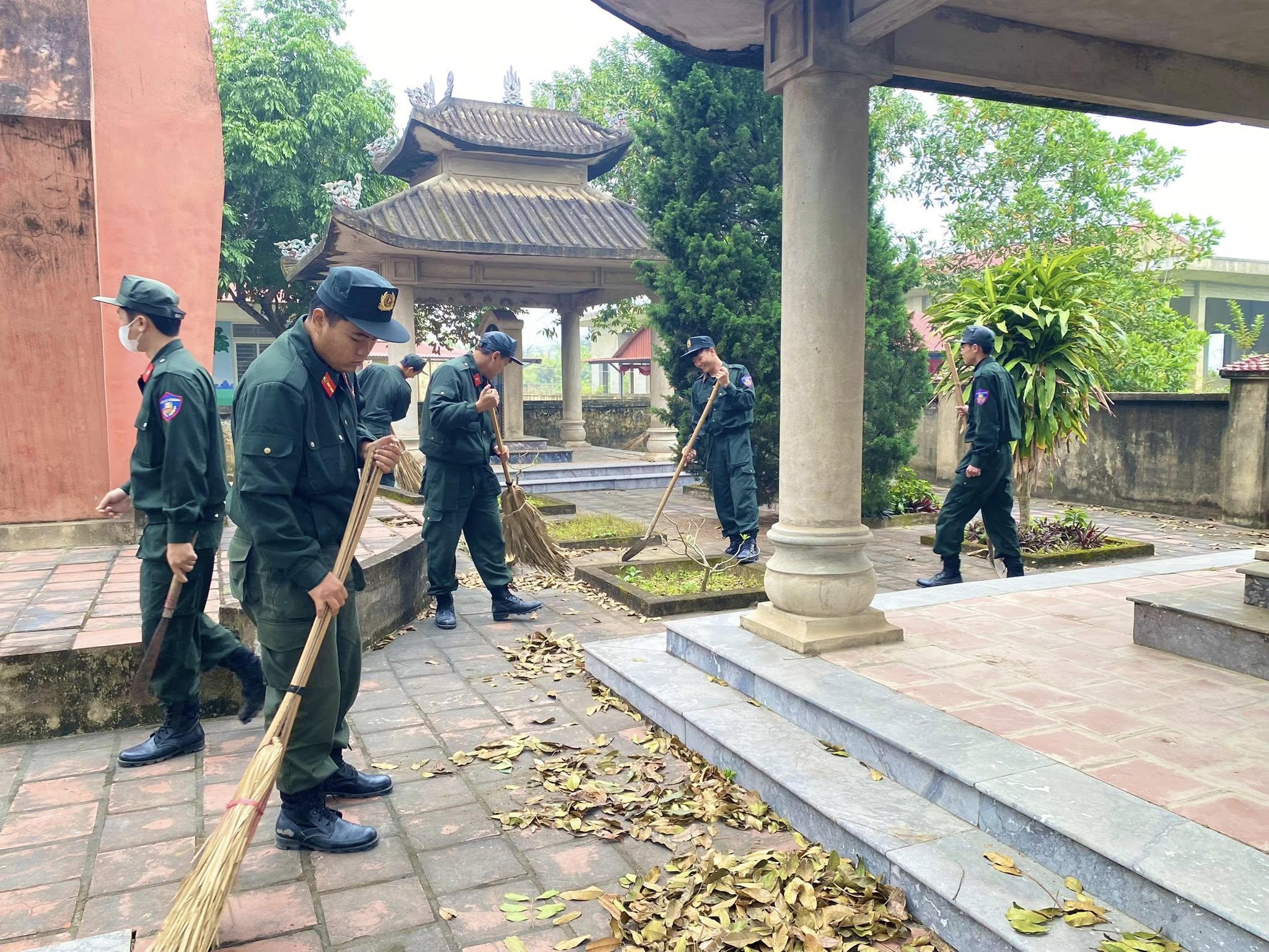 Anh-tin-bai