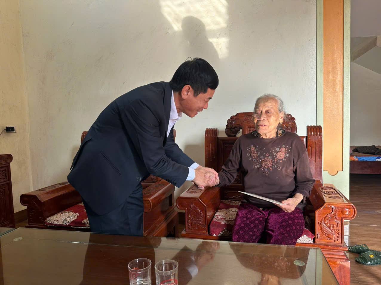 Anh-tin-bai