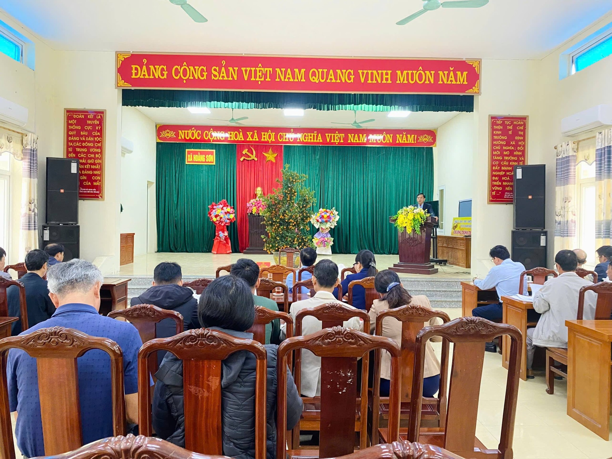 Hội nghị triển khai quy chế quản lý nghĩa trang, công tác vệ sinh môi trường và một số nhiệm vụ trọng tâm trước, trong và sau Tết Nguyên đán Bính Ngọ.