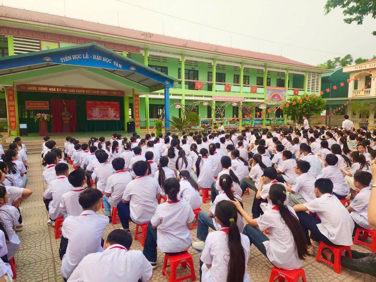 Anh-tin-bai