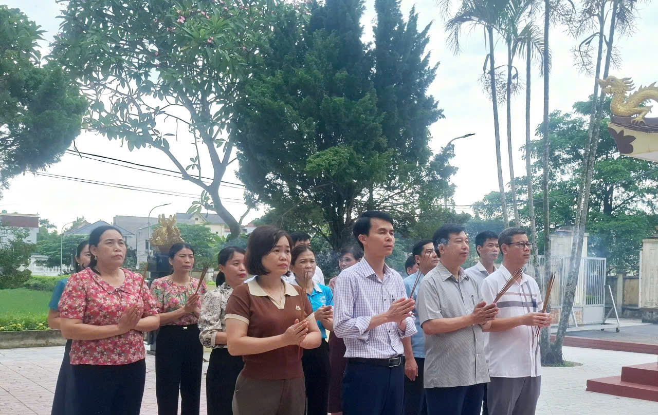 Anh-tin-bai