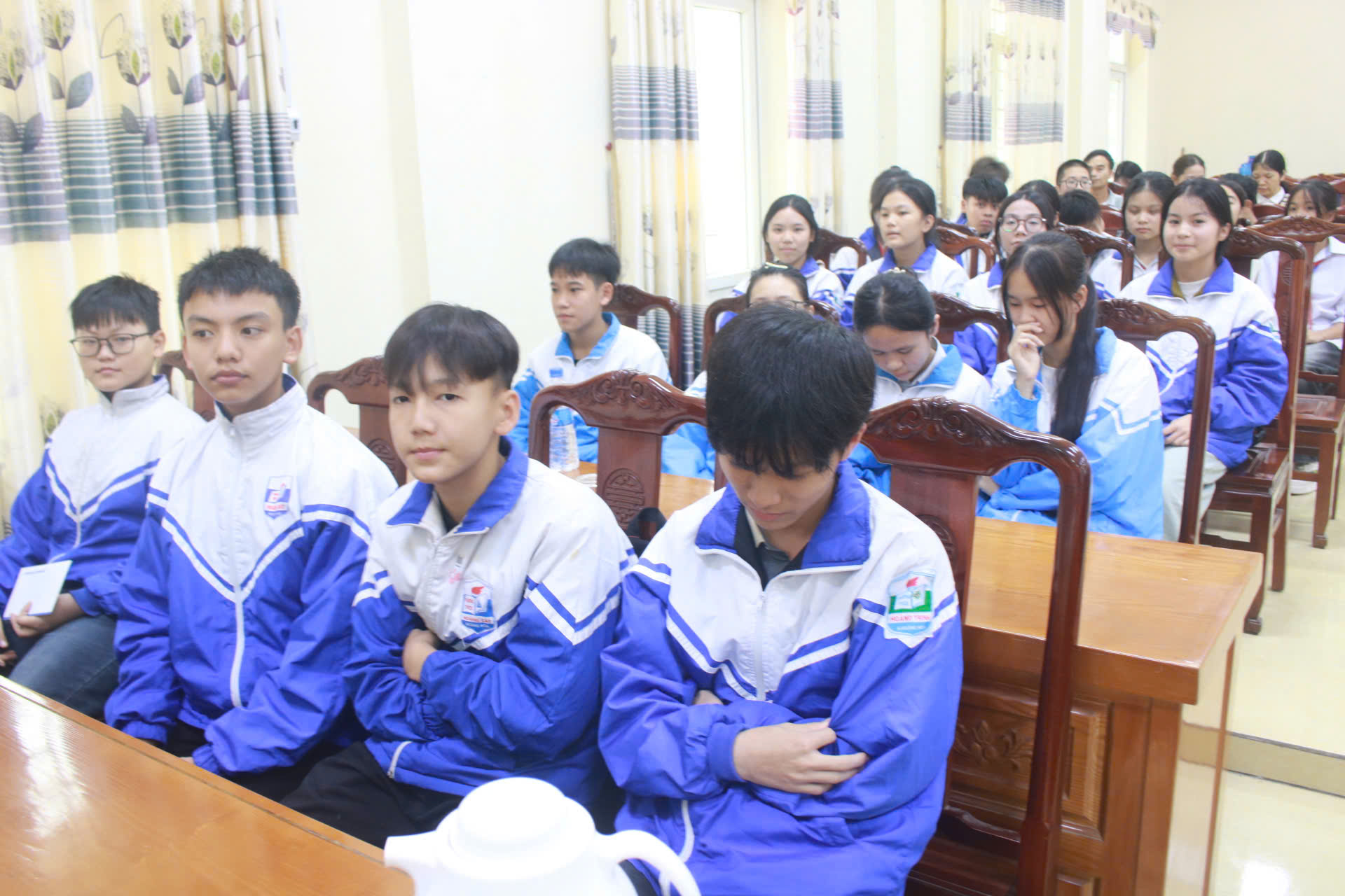 Anh-tin-bai