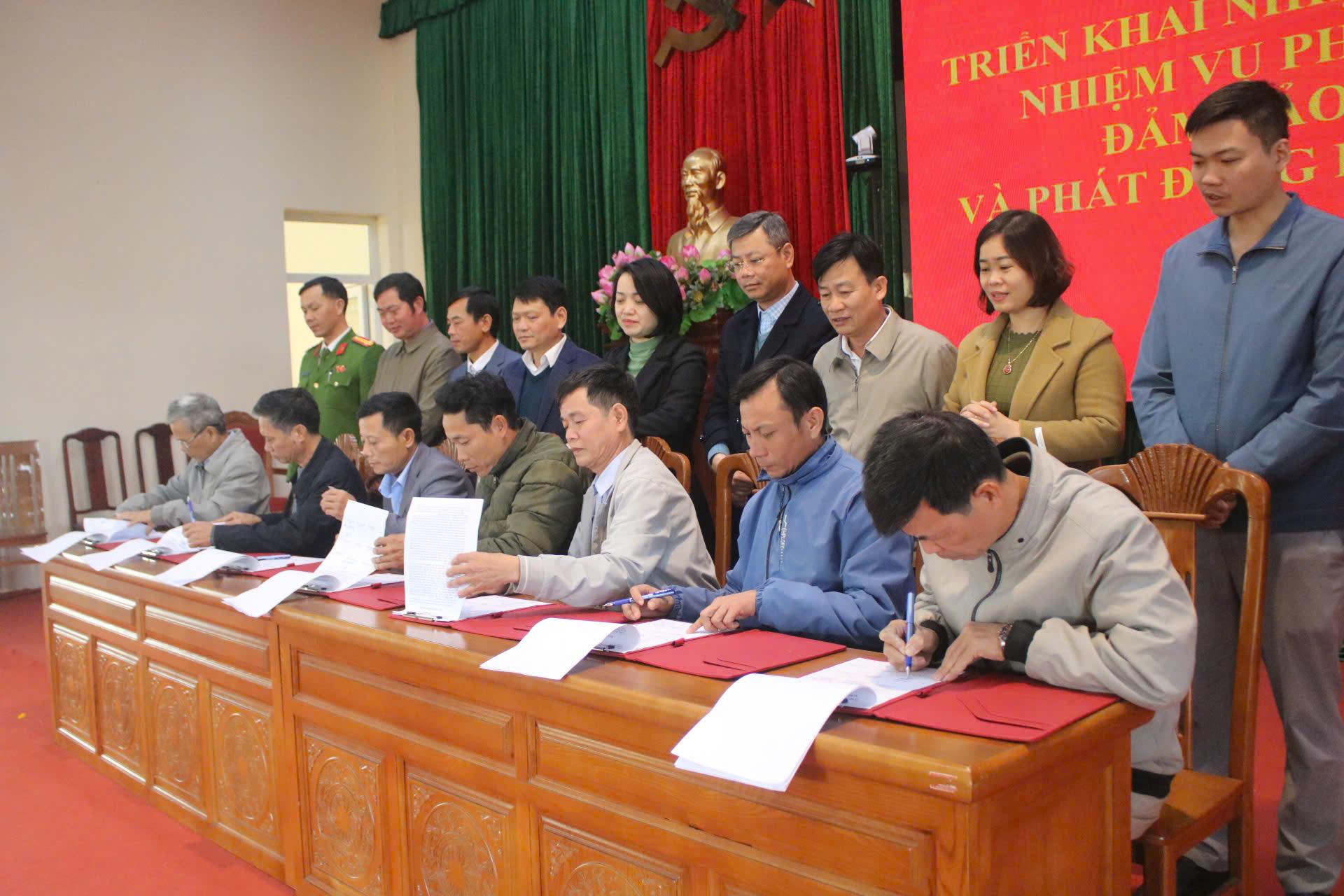 Anh-tin-bai