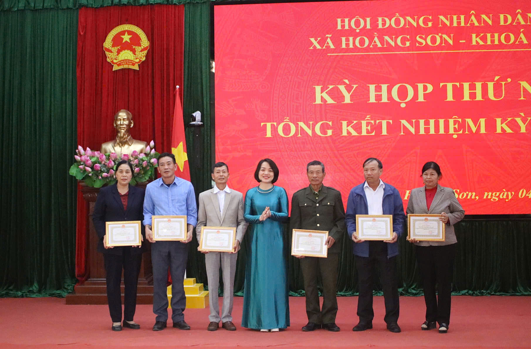 Anh-tin-bai
