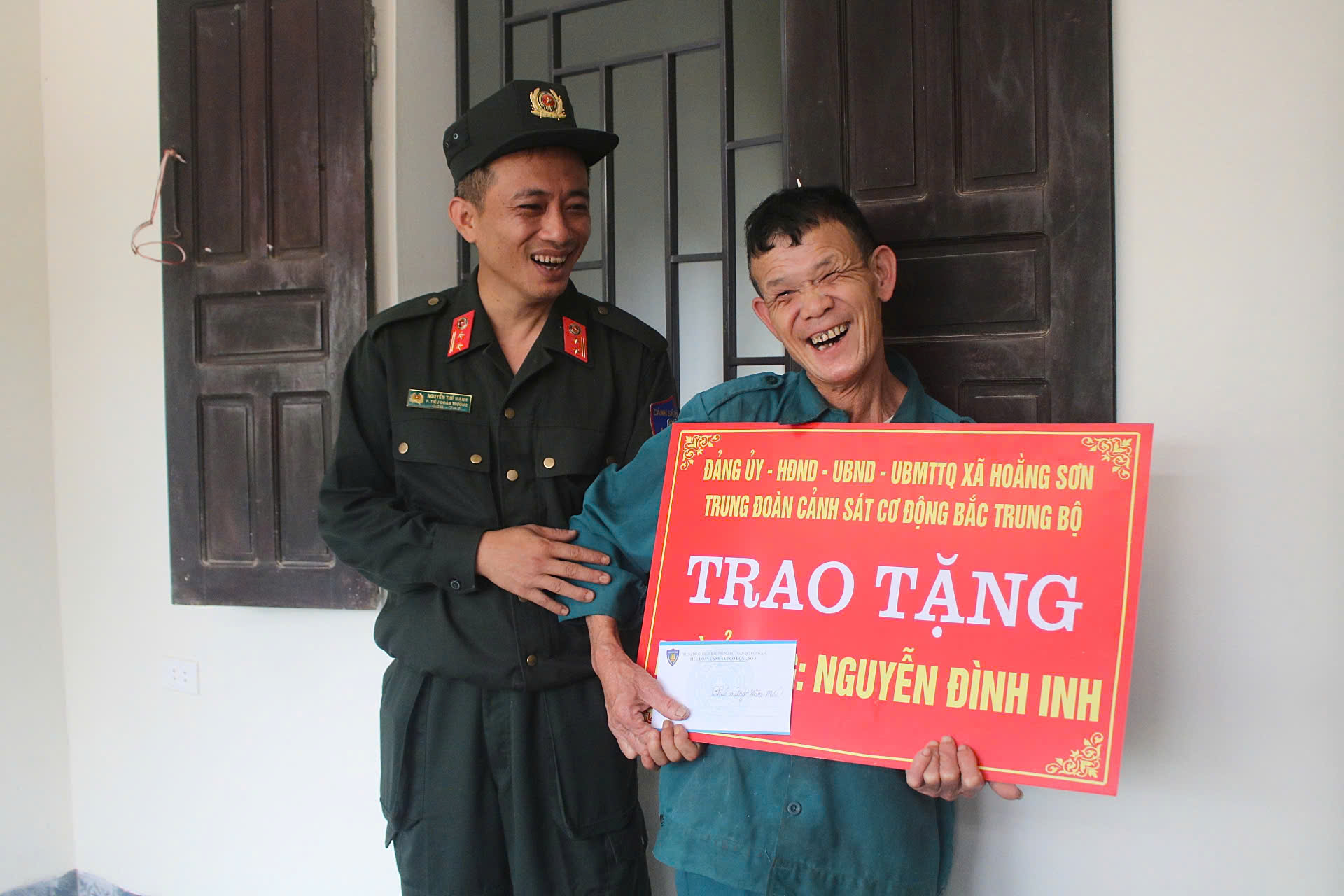 Anh-tin-bai