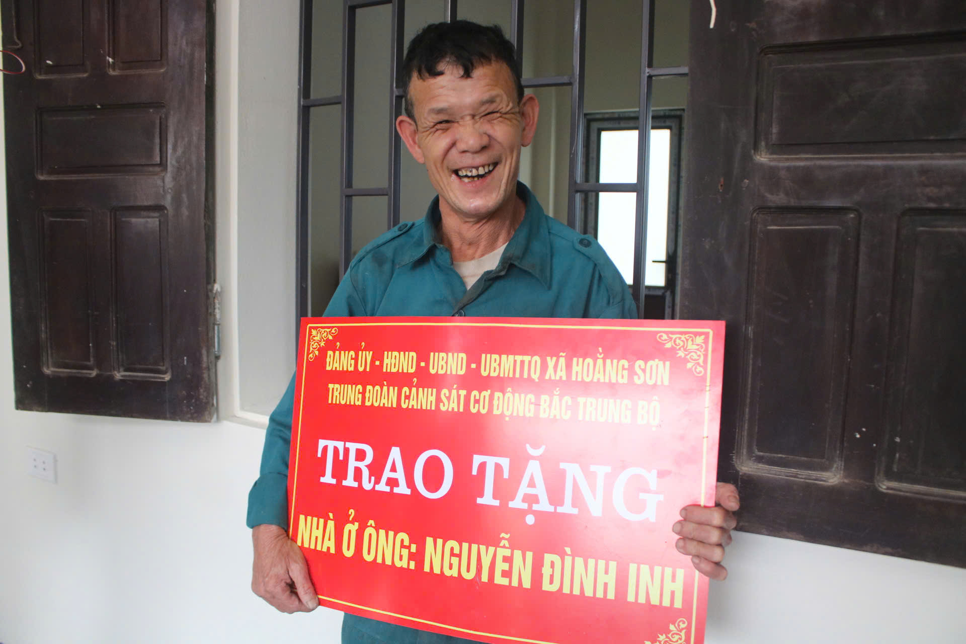 Anh-tin-bai