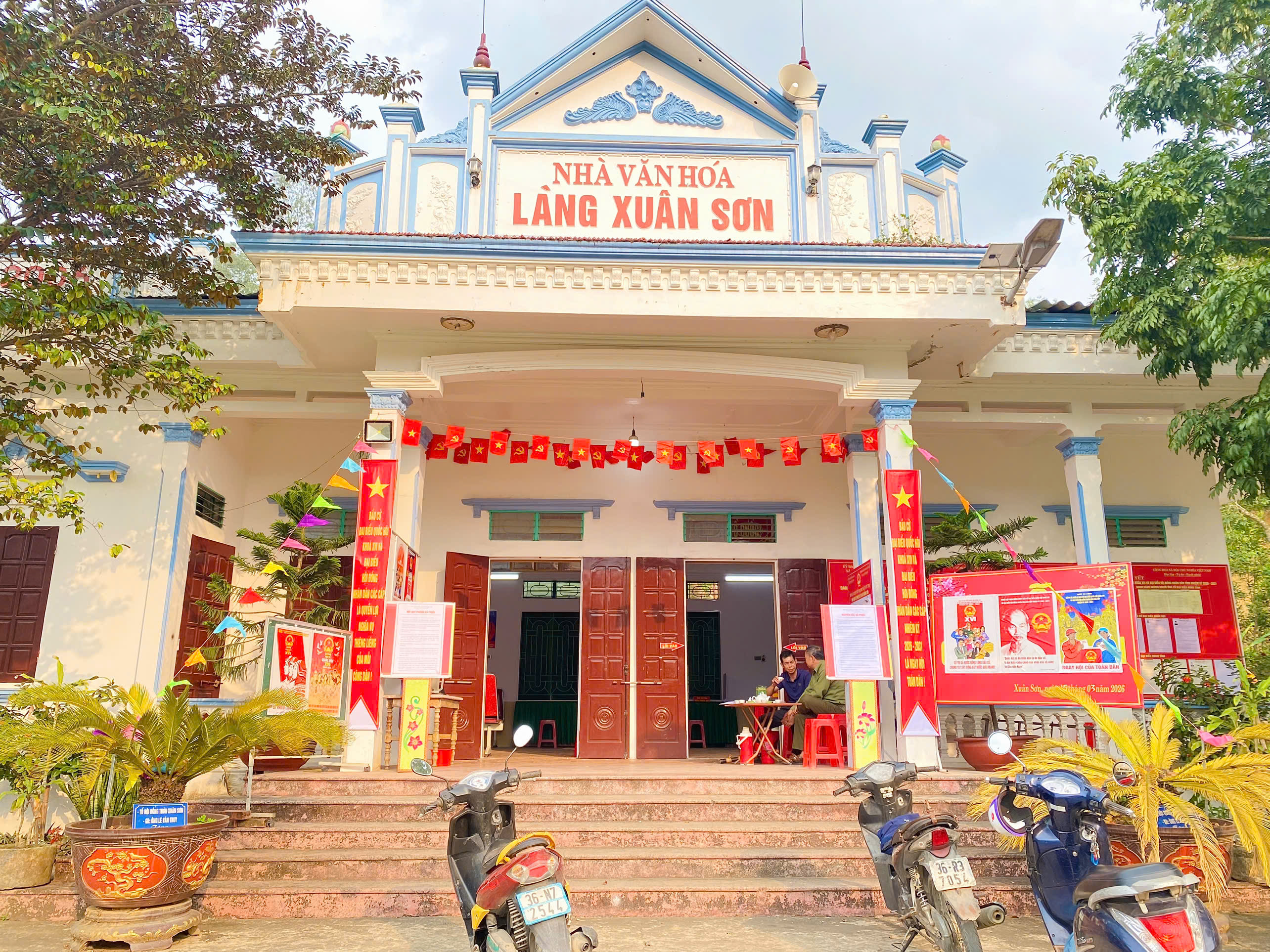 Anh-tin-bai