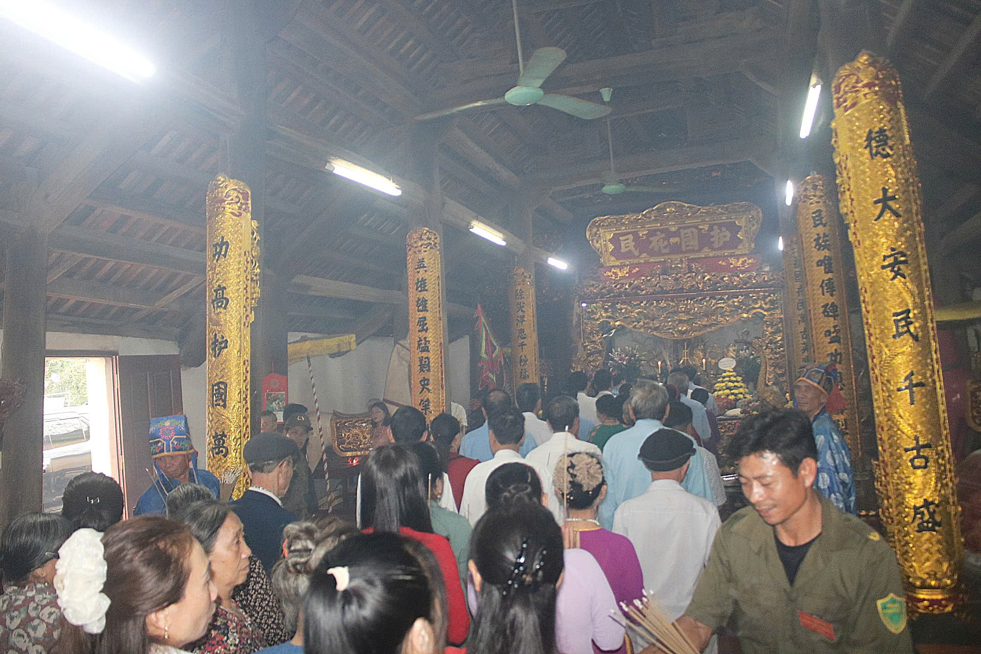 Anh-tin-bai