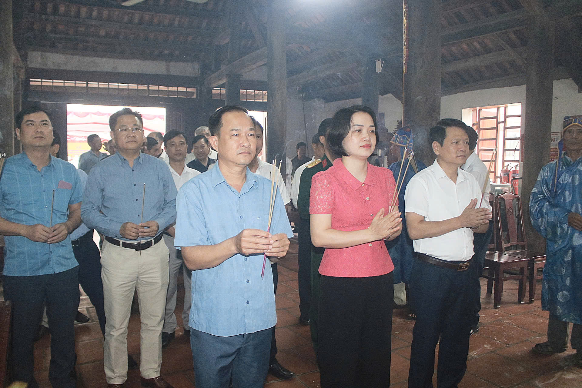 Anh-tin-bai