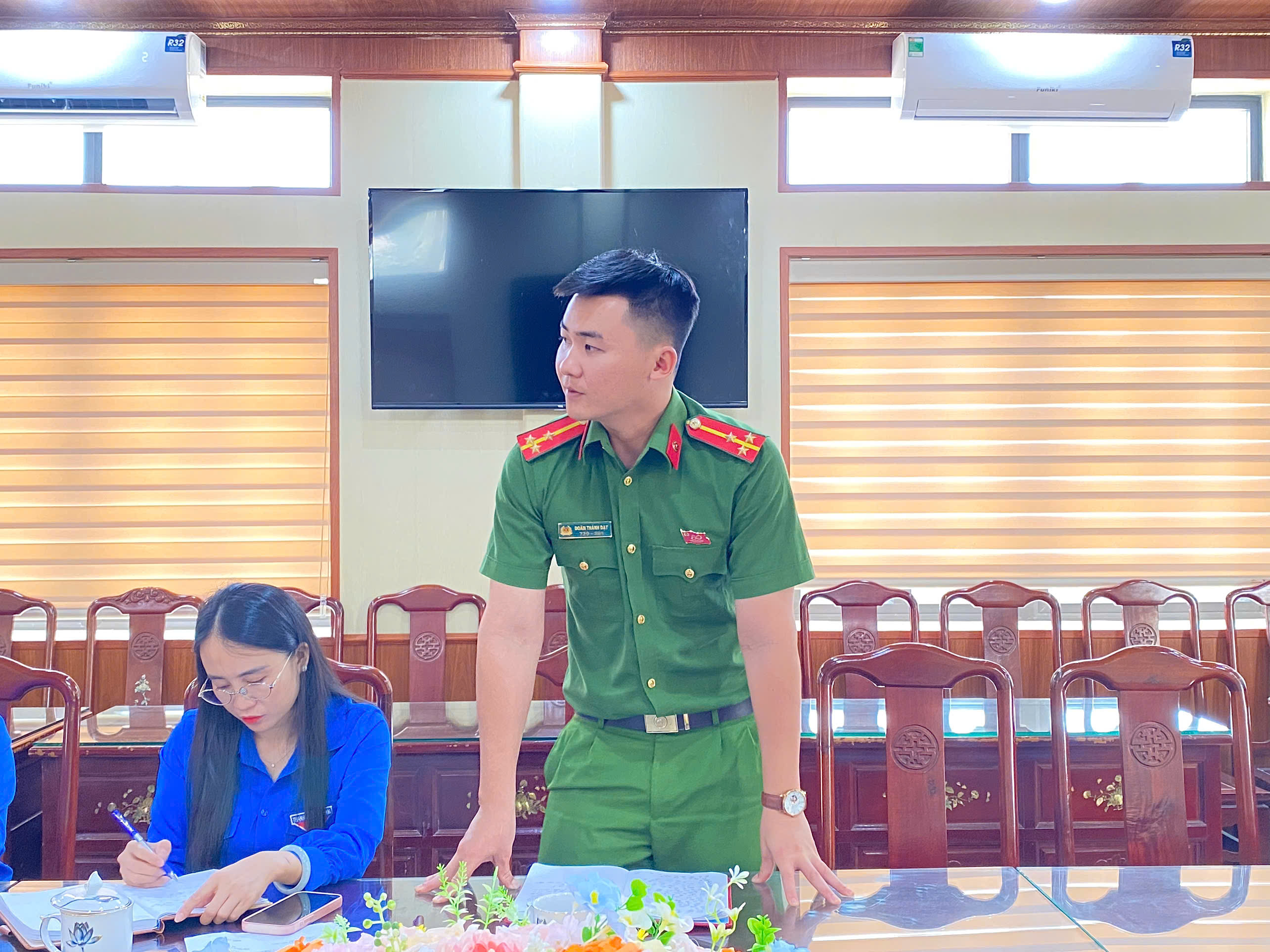 Anh-tin-bai