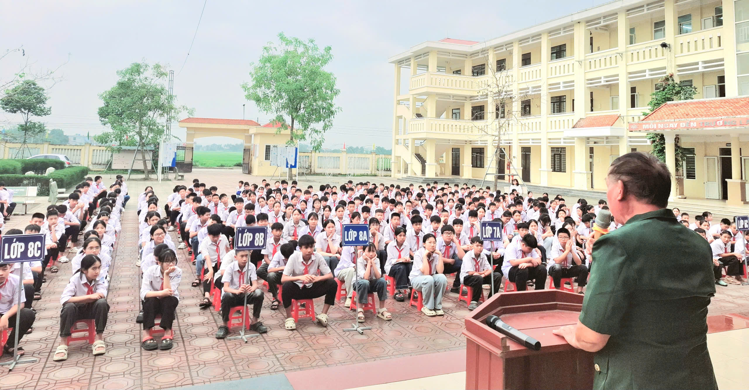 Anh-tin-bai