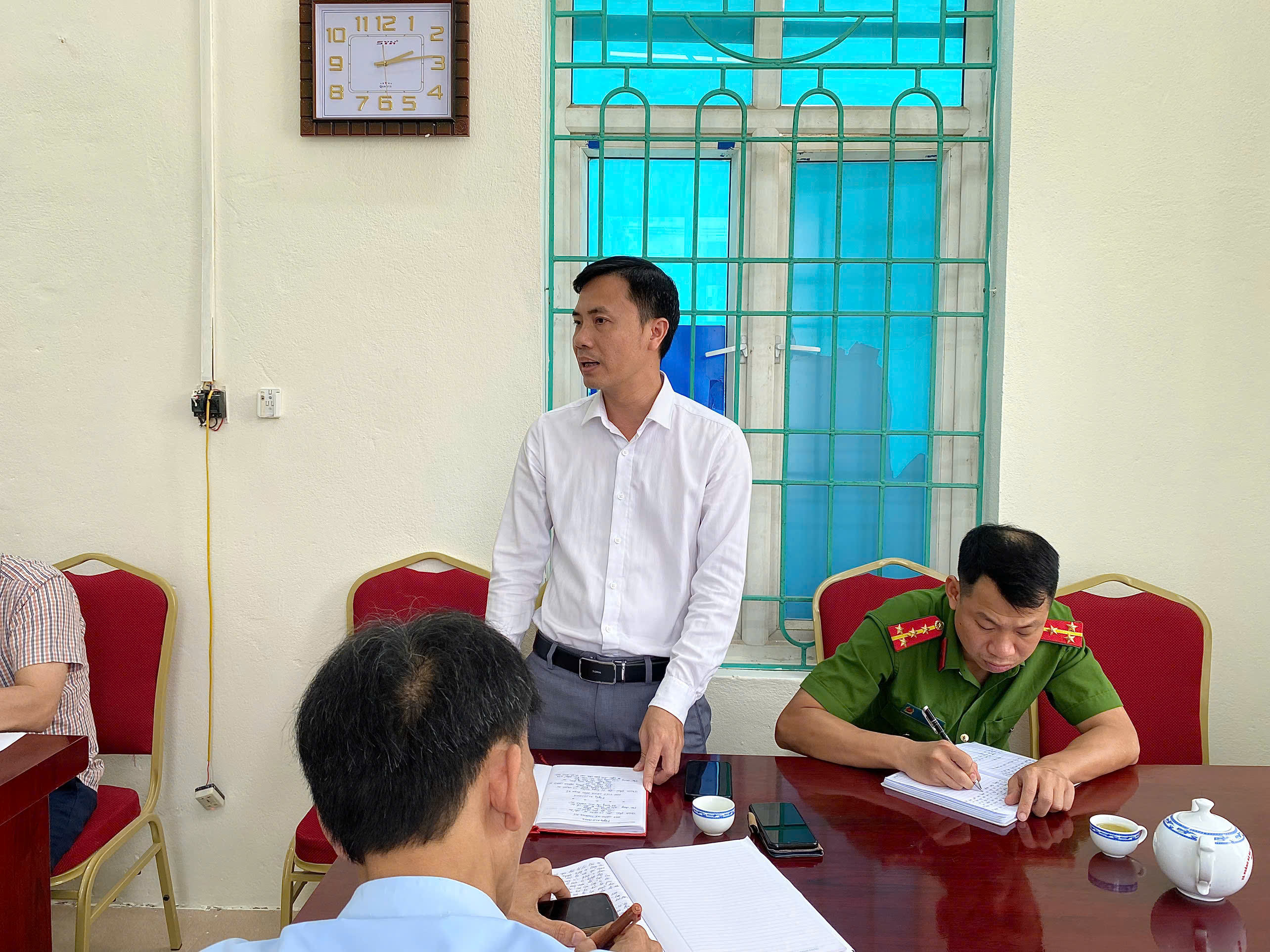 Anh-tin-bai