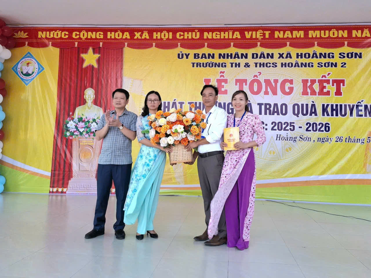 Anh-tin-bai
