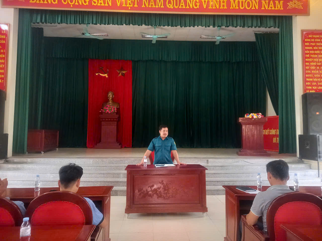 Anh-tin-bai