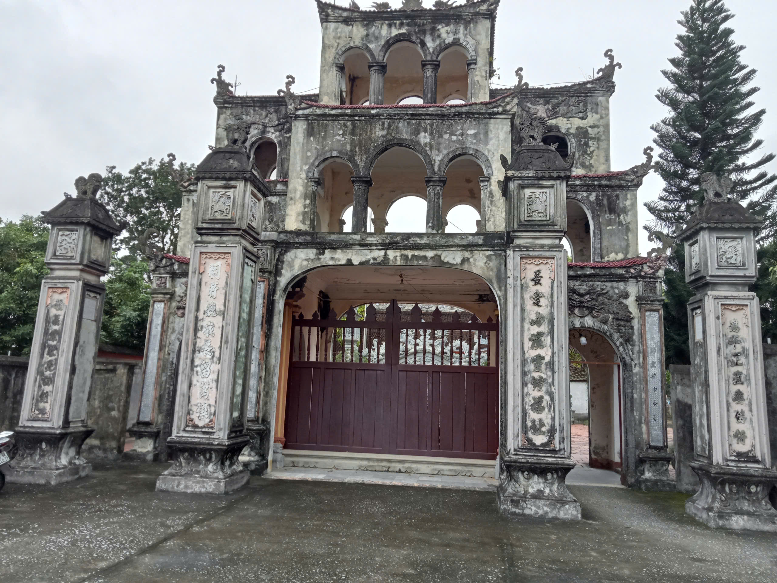 Anh-tin-bai