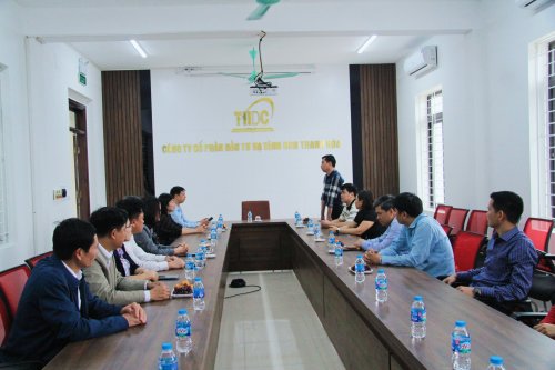 1. Toàn cảnh buổi làm việc tại nhà điều hành Cụm công nghiệp bắc Hoằng Hóa..jpg