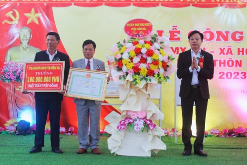 THÔN MY DU XÃ HOẰNG KIM ĐÓN QUYẾT ĐỊNH CÔNG NHẬN THÔN NTM KIỂU MẪU NĂM 2023.