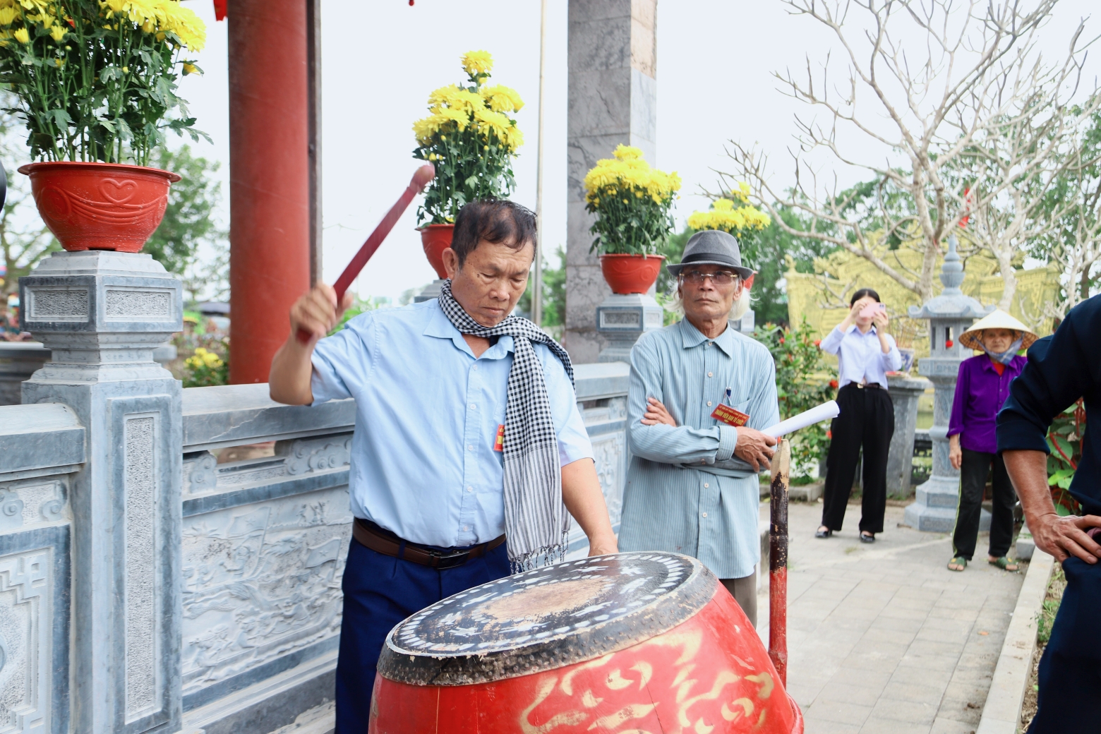 Anh-tin-bai