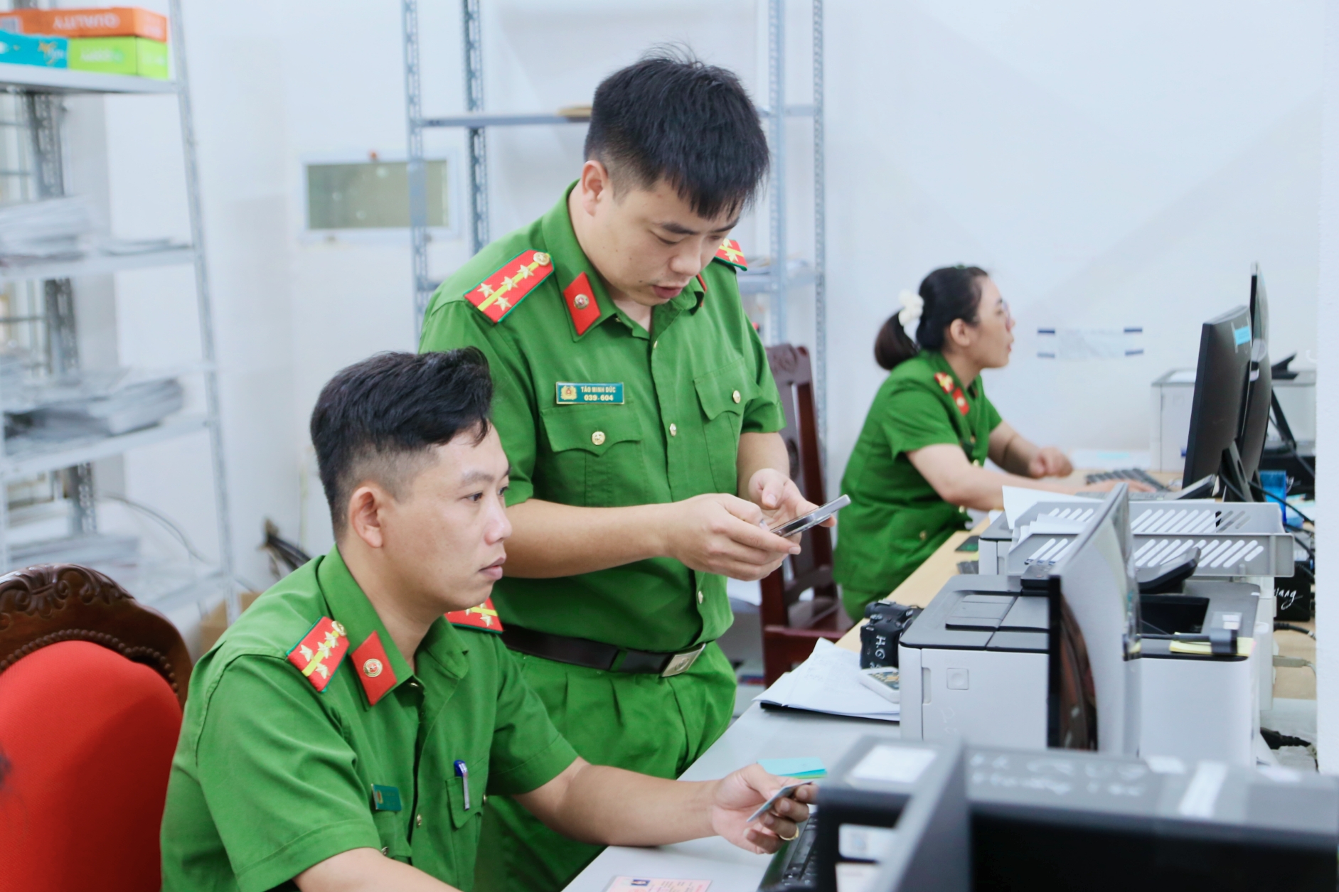 Anh-tin-bai