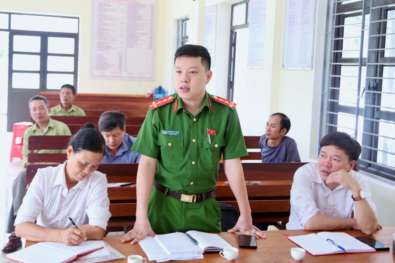 Anh-tin-bai